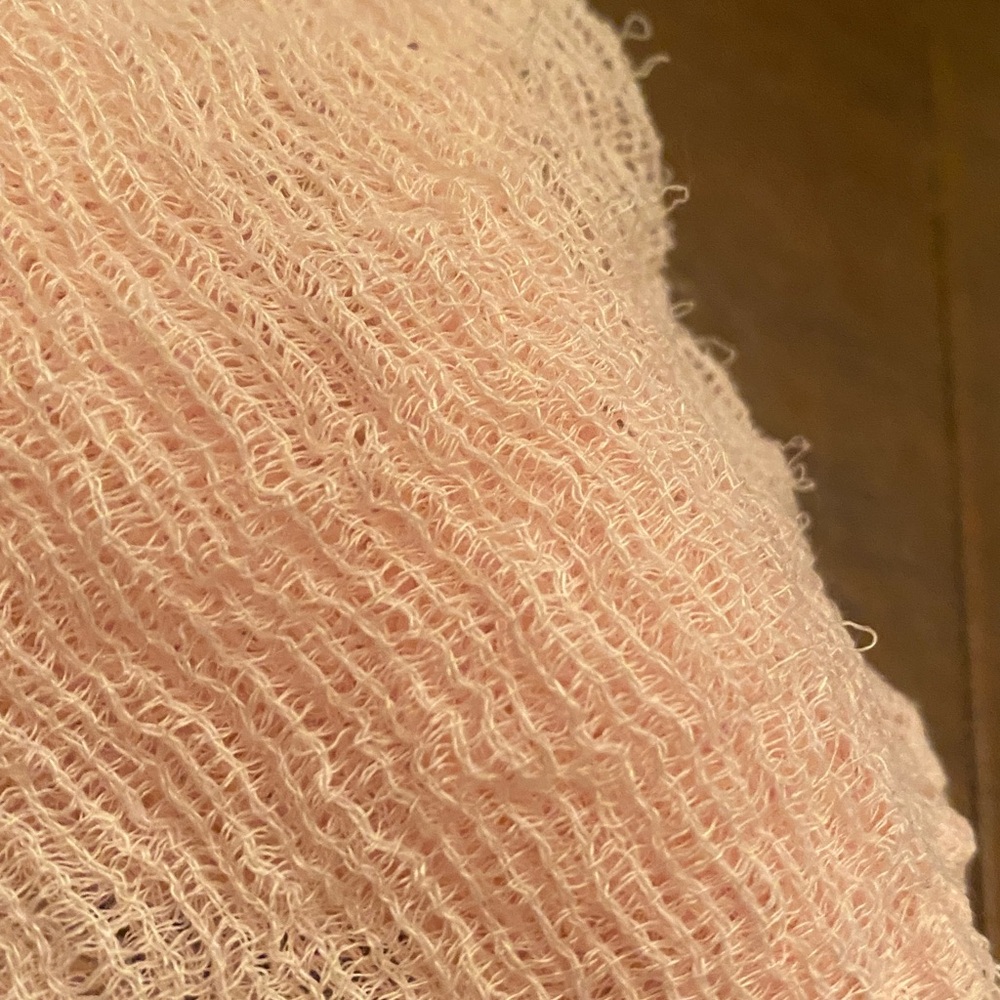 ECHO Peach Pink Large Loose Weave Scarf/ Wrap - Picture 3 of 9